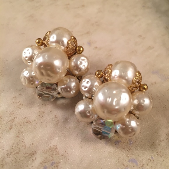 Pearl Cluster Vintage Clip On Earrings AB beads - Picture 4 of 4